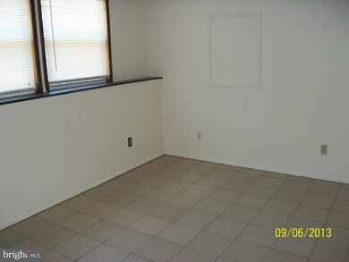 220 Compass Rd, Essex, MD 21221 - photo 7