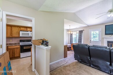 113 Hampton Ct, Jacksonville, NC 28546 - photo 2