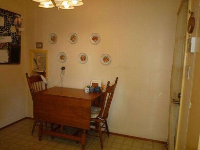 Eat-in area of kitchen