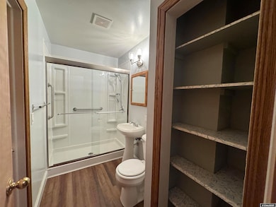 910 E Pershing Ave, Riverton, WY 82501 - photo 4