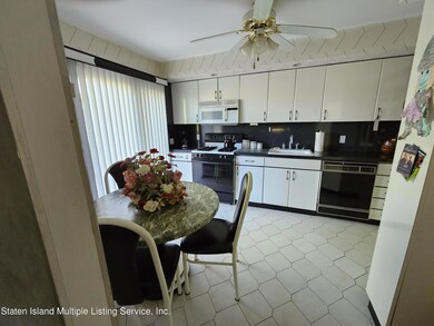 D0BA3576-EBEB-4FBF-A9F9-074BAAC55951