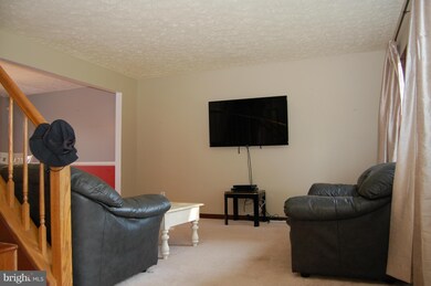 11801 Clarence Dr, Fredericksburg, VA 22407 - photo 5