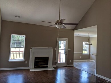 618 Butternut Ln unit 9, Matthews, NC 28104 - photo 7