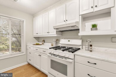 45 Windbrooke Cir, Gaithersburg, MD 20879 - photo 5