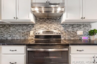 37-web-or-mls-17-sherman-ave