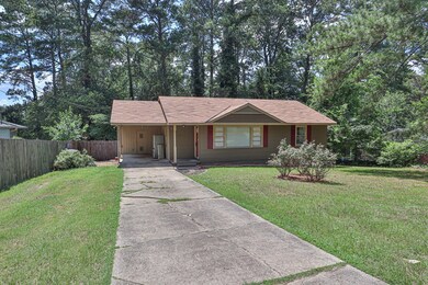 Spacious front yard