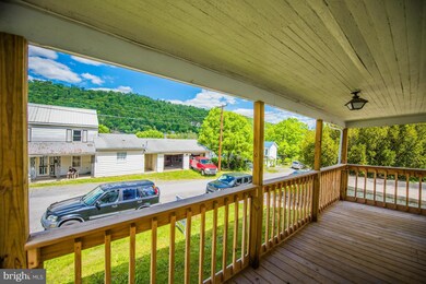 253 S Laurel Ave, Berkeley Springs, WV 25411 - photo 2