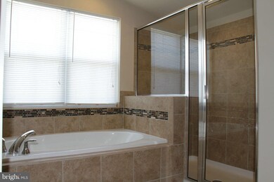 11908 Weybridge Ln, Germantown, MD 20876 - photo 5