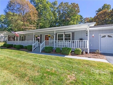 159 Atwood Dr, Hendersonville, NC 28792 - photo 6