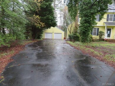 4023 Poplar Grove Rd - Driveway