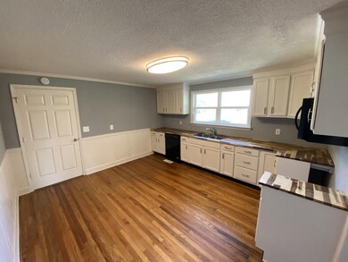 304 Roberts Dr, Dalton, GA 30721 - photo 5