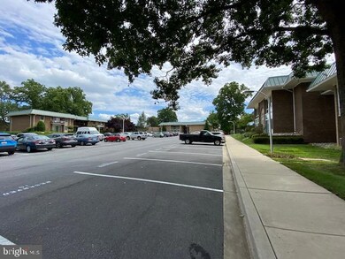 3630 Gleneagles Dr unit 81B, Silver Spring, MD 20906 - photo 5