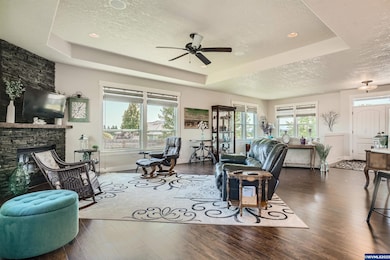 492 NE Holiday Ave, Dallas, OR 97338 - photo 6