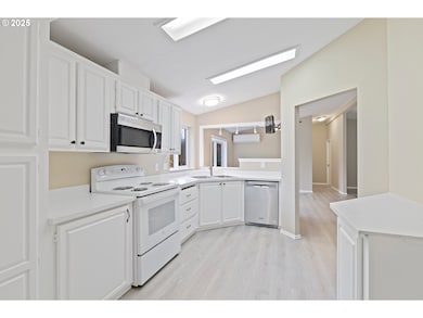 23077 SW Main St unit 21, Sherwood, OR 97140 - photo 4