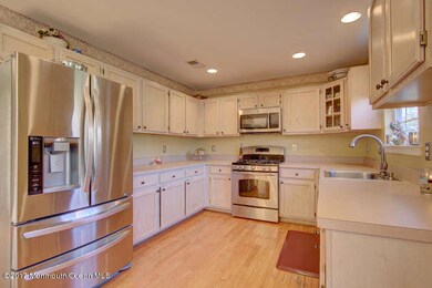 67 Gate Ln Old Bridge Township-small-013