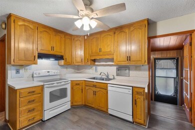 305 S Franklin St, Raymore, MO 64083 - photo 6