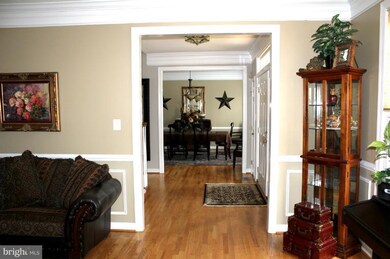 17303 Avenleigh Dr, Ashton, MD 20861 - photo 7