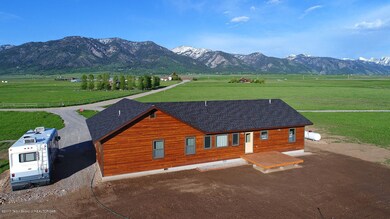 Harris home2 a2052