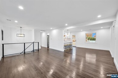 800 Raritan Rd, Clark, NJ 07066 - photo 3