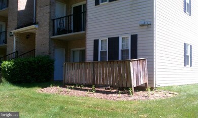 18324 Streamside Dr unit 104, Gaithersburg, MD 20879 - photo 4