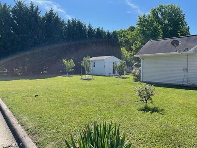 2817 Pleasant Garden Rd, Greensboro, NC 27406 - photo 5