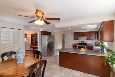 238 E Dunstable Rd, Nashua, NH 03062 - photo 5