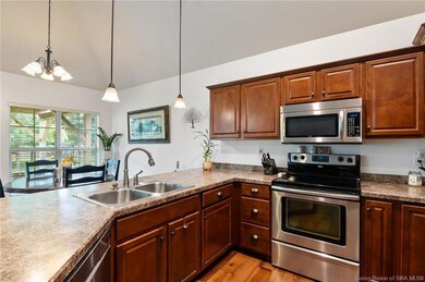 Eat-in kitchen