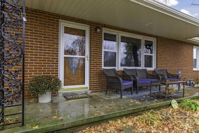 908 Randolph St, Glasgow, MO 65254 - photo 3