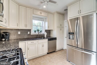 168 Moncure Dr, Alexandria, VA 22314 - photo 3