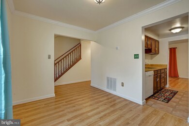 8930 Shamrock Ct, Springfield, VA 22152 - photo 4