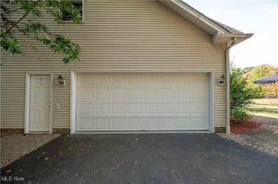 6261 Whispering Meadows, Canfield, OH 44406 - photo 6