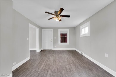 19601 Raymond St, Maple Heights, OH 44137 - photo 7