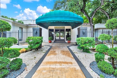 6886 N Kendall Dr unit D102, Pinecrest, FL 33156 - photo 5