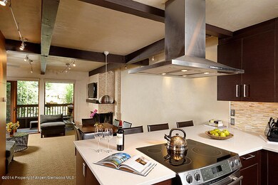 Kitchen & Dining Area