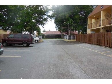 15401 SW 81st Circle Ln unit 16, Miami, FL 33193 - photo 4