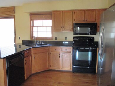 112 Old Orchard Ln, Ballston Spa, NY 12020 - photo 4