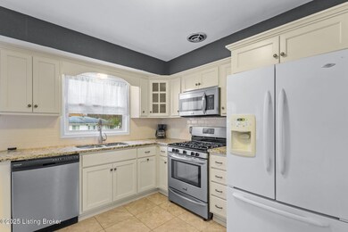 4312 Kinloch Rd, Louisville, KY 40207 - photo 7