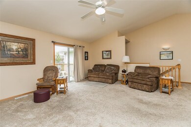 3515 Banar Dr SW unit B, Cedar Rapids, IA 52404 - photo 4