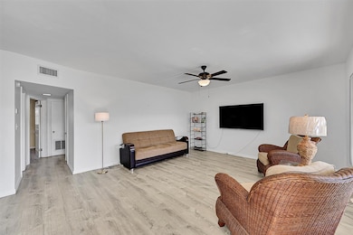 711 SE 7th Ave unit 3, Pompano Beach, FL 33060 - photo 4