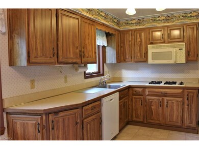 Eat in Kitchen with an ample amount of counter top
