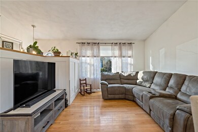 38 Lakeview Dr, Narragansett, RI 02882 - photo 4
