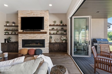 63-web-or-mls-11422 Vantage Ln-61