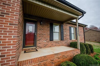 146 Doe Trail Ln, Statesville, NC 28625 - photo 2