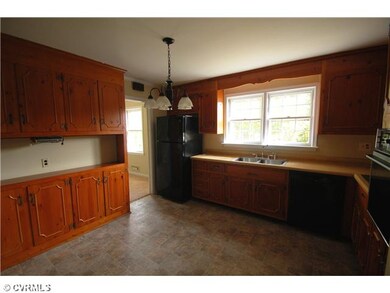 Kitchen - Spacious Kitchen