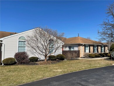 5824 Burning Tree Ln, Macungie, PA 18062 - photo 2