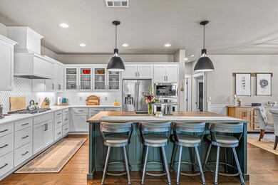 1741 River Run St, Central Point, OR 97502 - photo 4