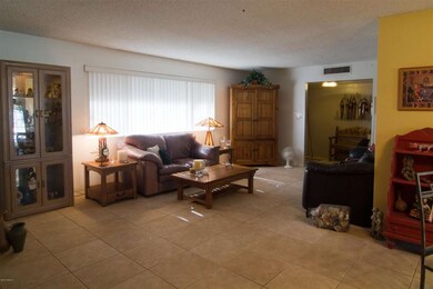 14 - Living Room 2