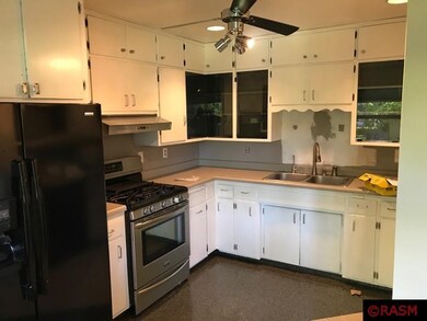 219 N Highland Ave, New Ulm, MN 56073 - photo 4