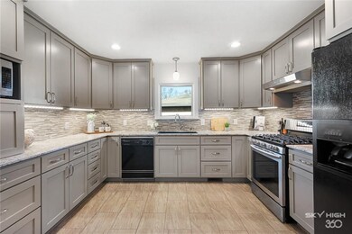 329 Crestview Dr, Bentonville, AR 72712 - photo 4