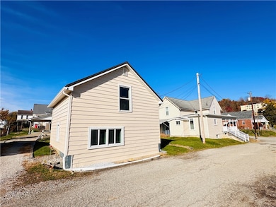 548 Race St, Waynesburg, PA 15370 - photo 6